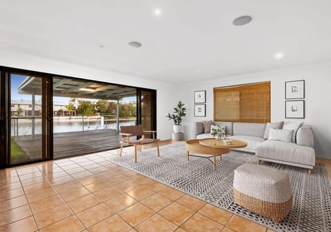 Mooloolaba Waterfront – Renovate, Rebuild, Capitalise!