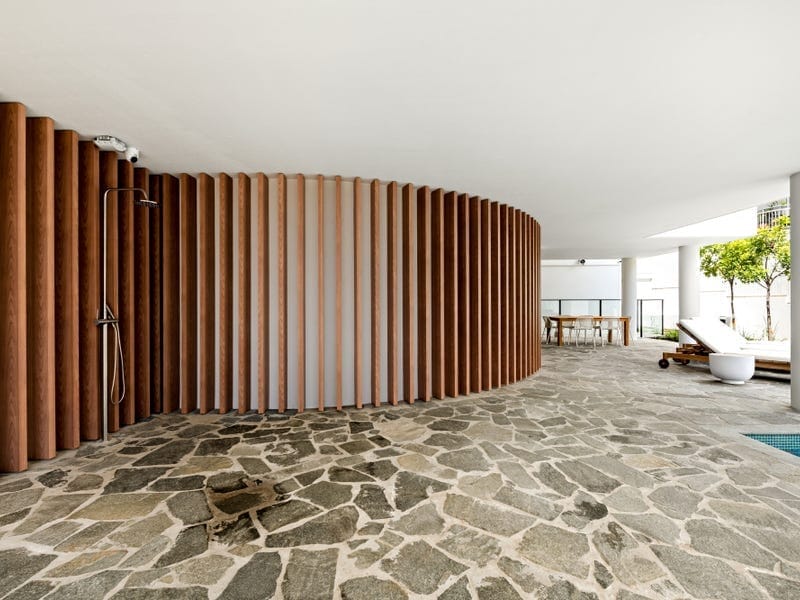 Luxurious Ocean Front Unit By Mosaic!