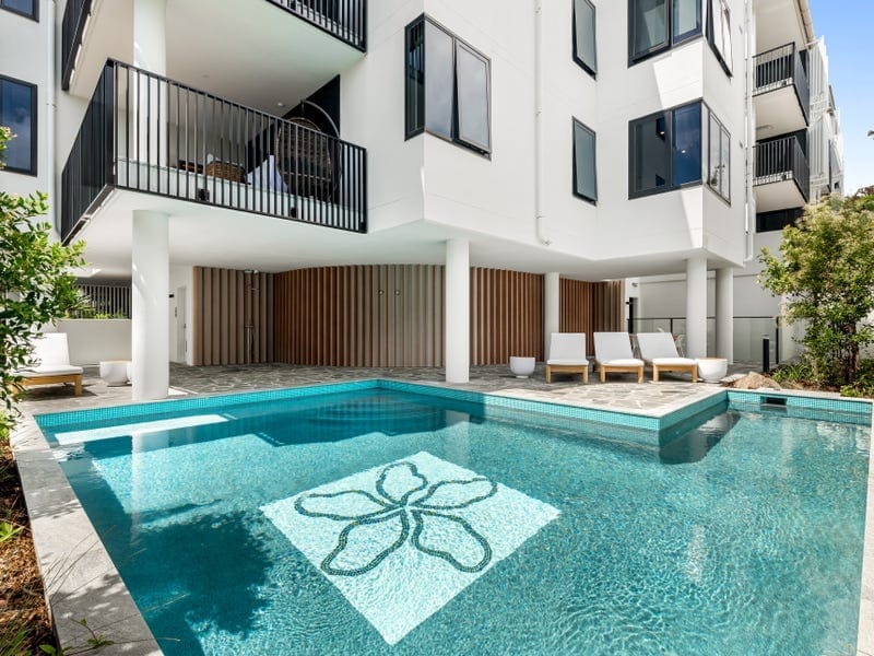 Luxurious Ocean Front Unit By Mosaic!