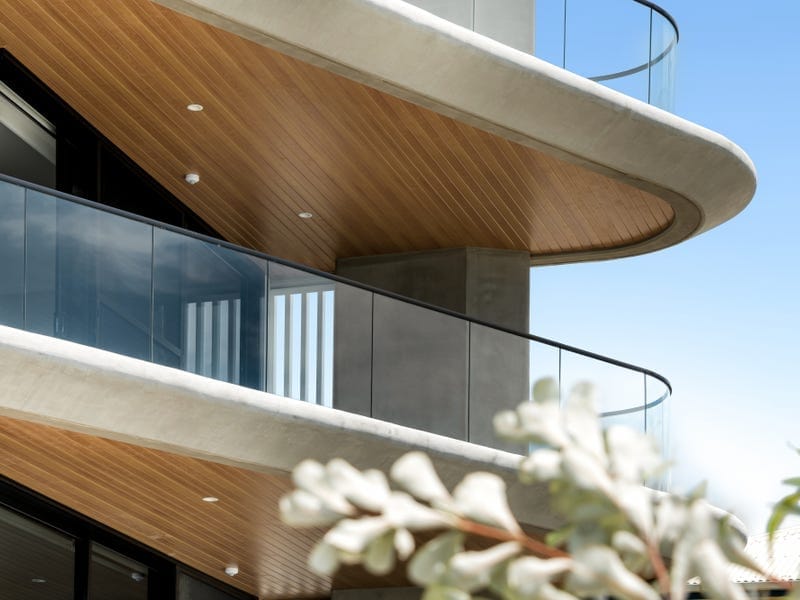 Luxurious Ocean Front Unit By Mosaic!