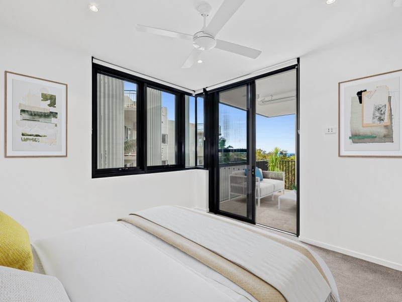 Luxurious Ocean Front Unit By Mosaic!