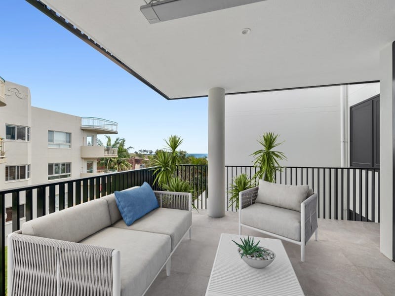 Luxurious Ocean Front Unit By Mosaic!
