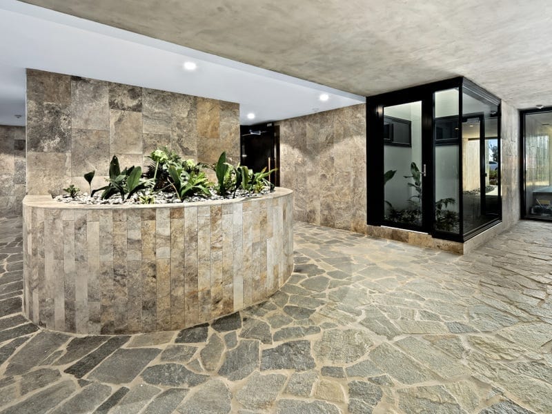 Luxurious Ocean Front Unit By Mosaic!