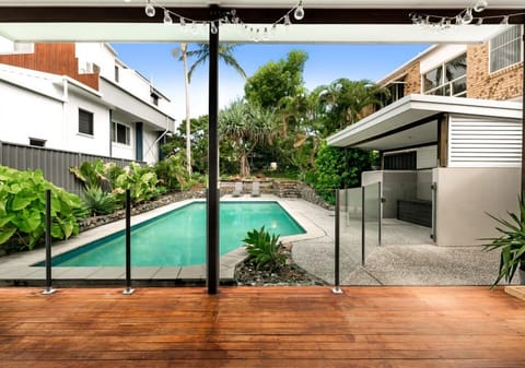 Blue-Chip Bliss, Golden Triangle Opportunity!