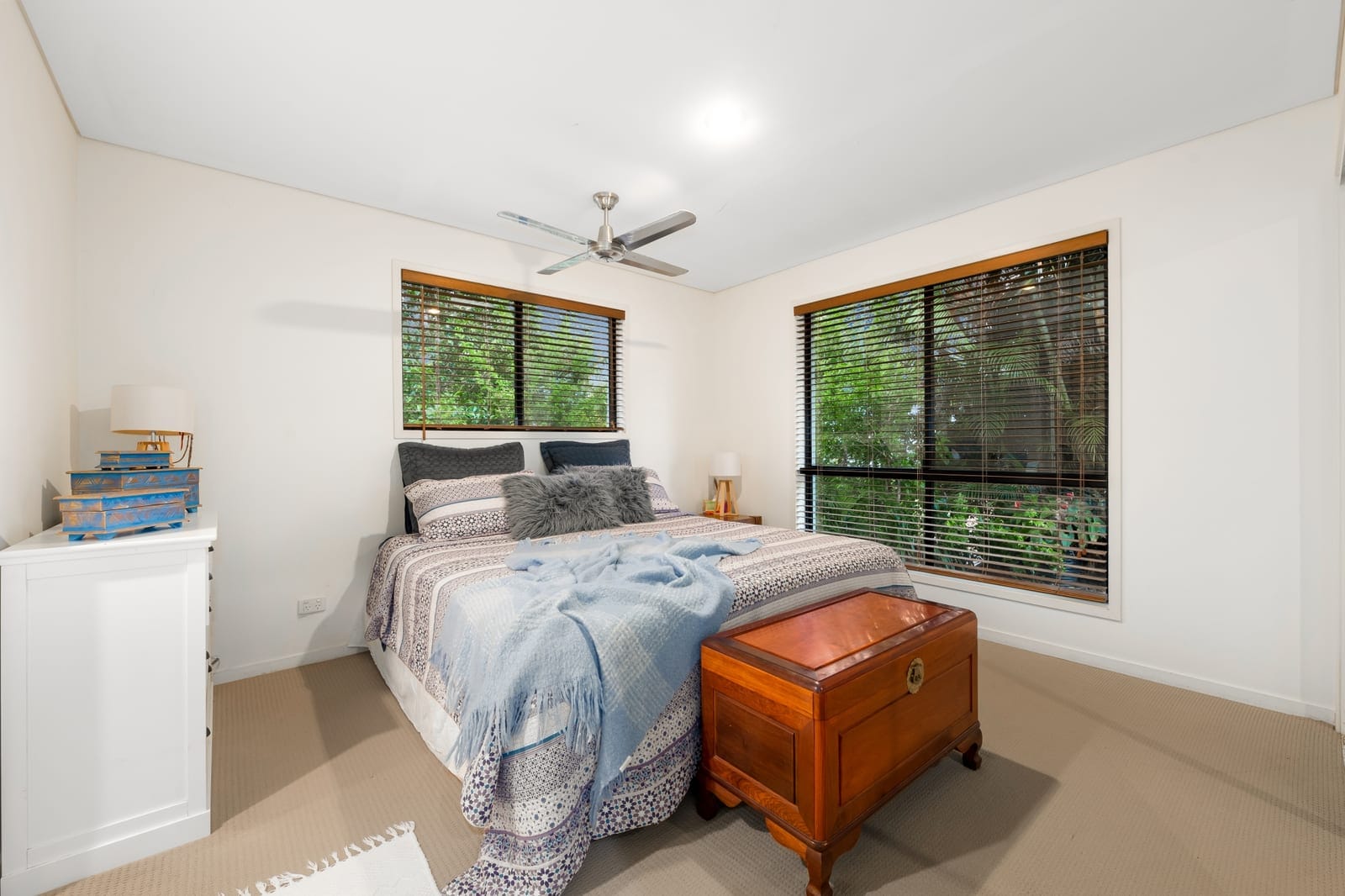 Presentation, Lifestyle, Location!