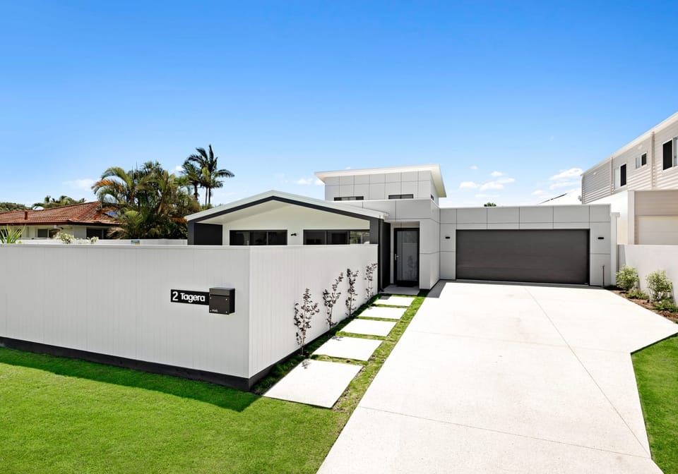 Elegant Entertainer, 300m to Sand!