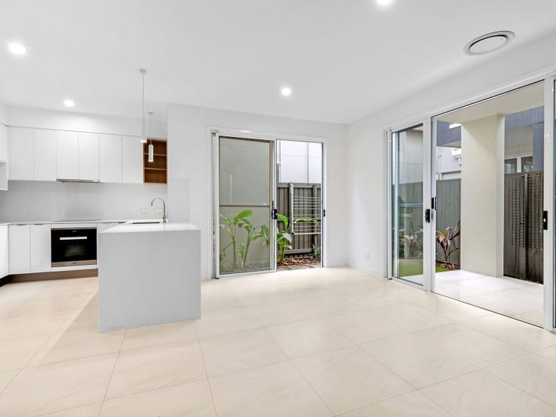 Brand New High-End Living!