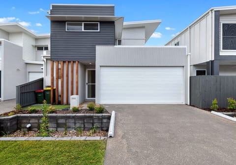 Brand New High-End Living!