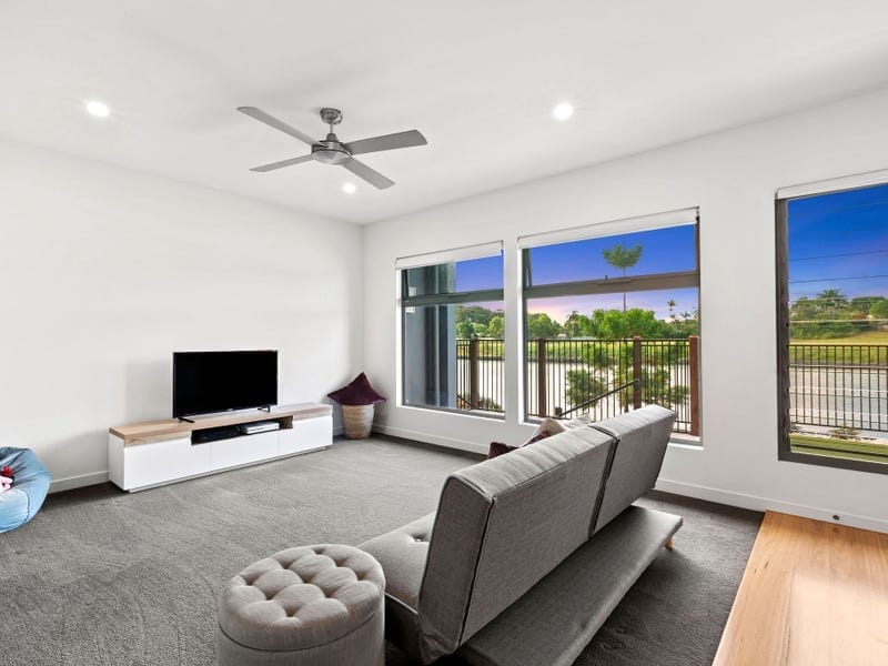 Meridien Magic…North-Facing Waterfront!
