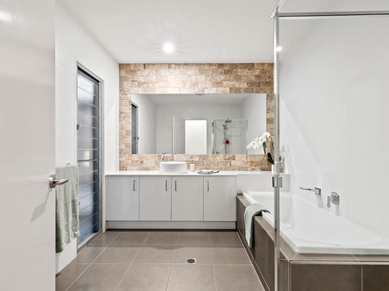 Meridien Magic…North-Facing Waterfront!