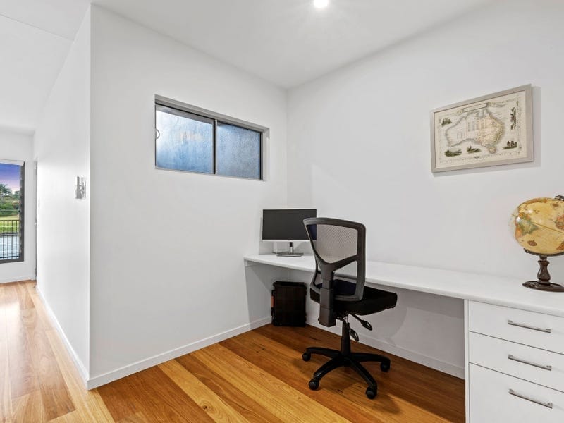 Meridien Magic…North-Facing Waterfront!