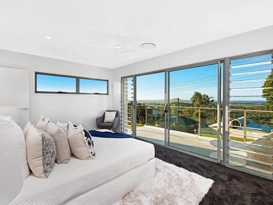 North Facing, 180° Views!